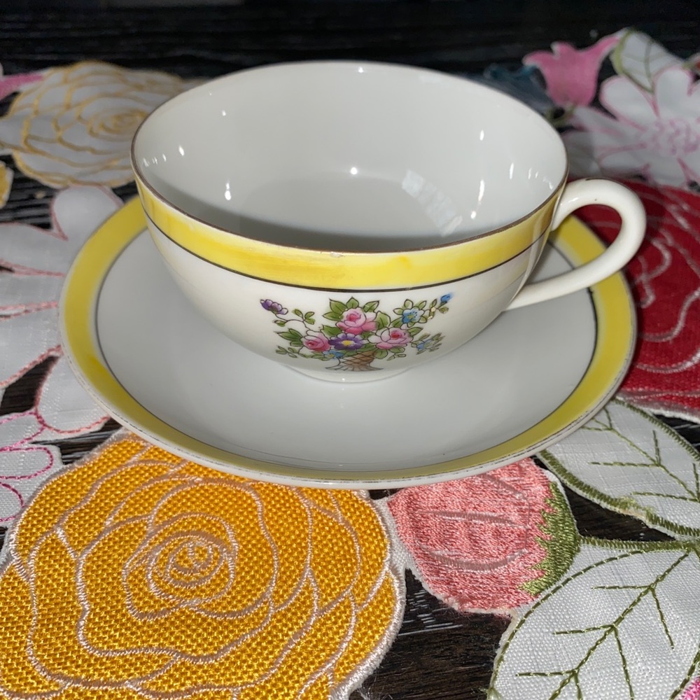 Noritake M antique yellow rimmed with floral bouquet